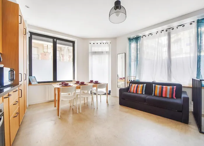 Large Flat Very Close To Montmartre